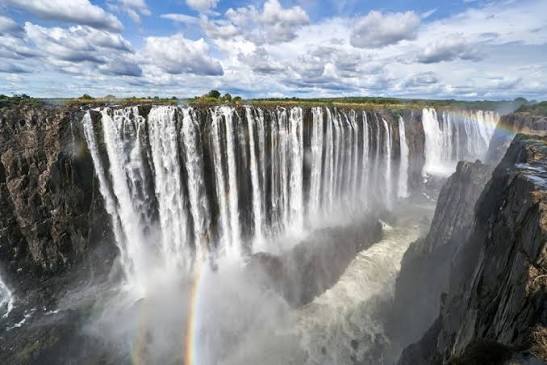 Waterfalls & Wildlife: A 7-Day Victoria Falls & Maasai Mara Combo with Wylda Safaris